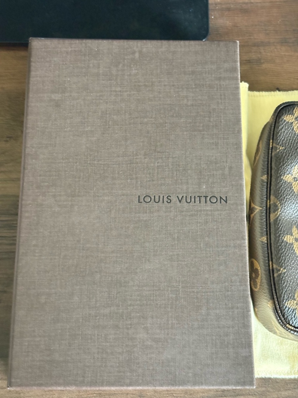 Louis Vuitton Mini Pochette Accessoires - Picture 11 of 15